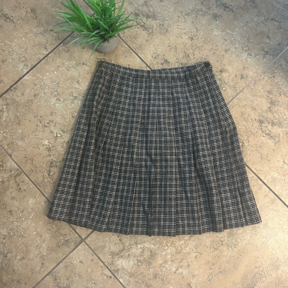 Vintage Hillard & Hanson plaid skirt
